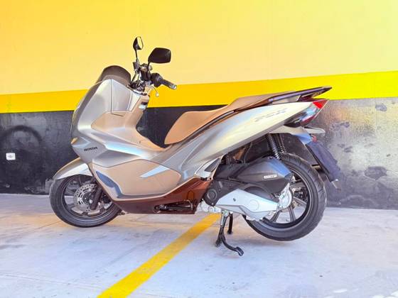 HONDA PCX DLX HONDA PCX DLX